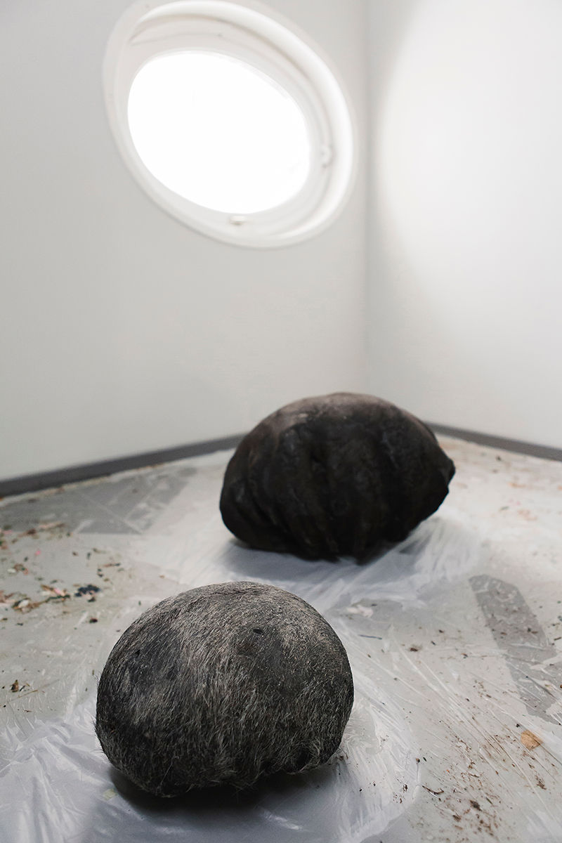 20. Aube immédiate, vents tièdes, vue d’exposition avec des oeuvres de Jean-Marie Perdrix, Mécènes du Sud Montpellier-Sète, 2019, image : Elise Ortiou Campion